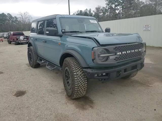 2022 Ford Bronco - Image 11