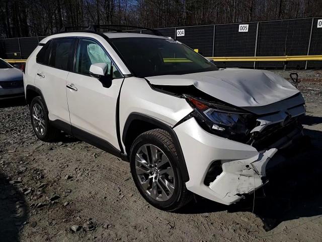 2019 Toyota RAV 4 - Image 12
