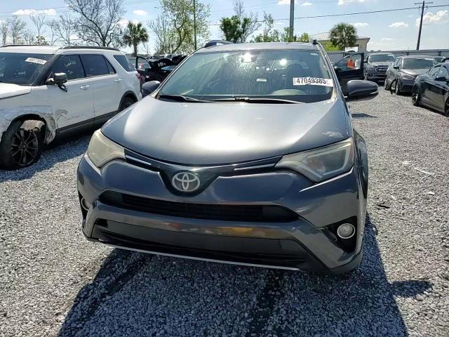 2017 Toyota RAV 4 - Image 12