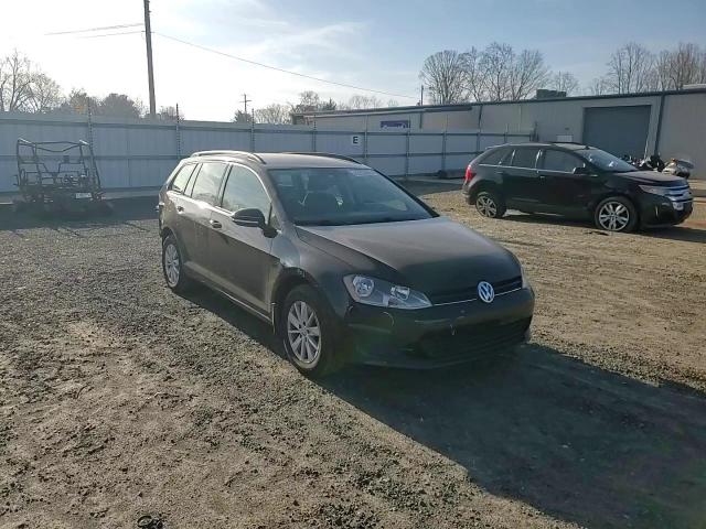 2016 Volkswagen Golf - Image 11