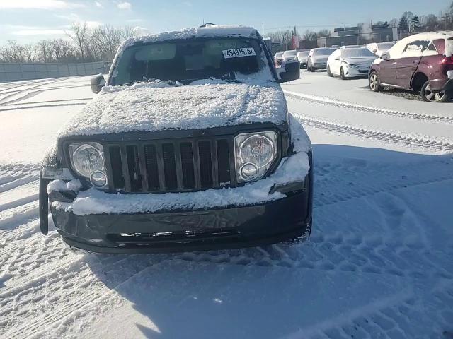 2011 Jeep Liberty (North America) - Image 12