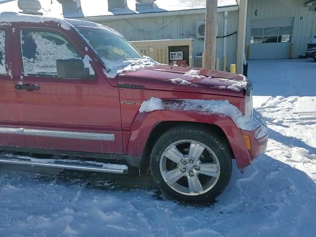 2012 Jeep Liberty (North America) - Image 11