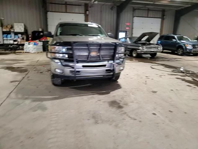 2012 Chevrolet Silverado - Image 11