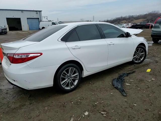2016 Toyota Camry - Image 13