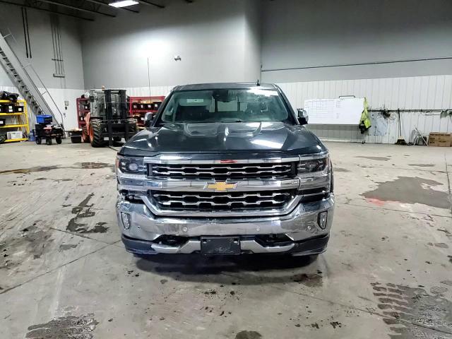 2017 Chevrolet Silverado - Image 11