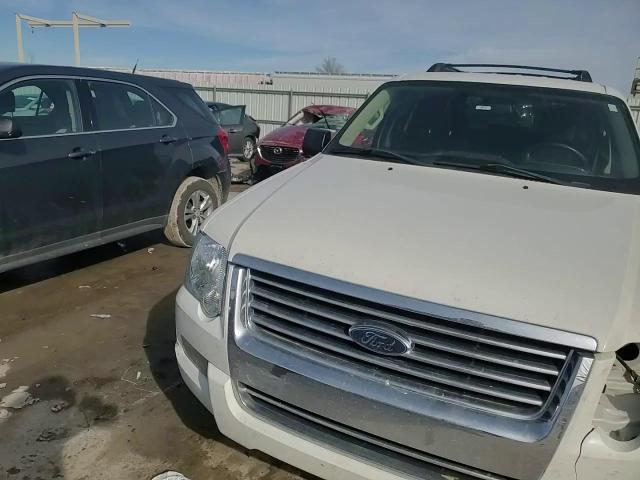 2010 Ford Explorer - Image 12