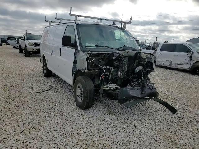 2017 Chevrolet Express - Image 12