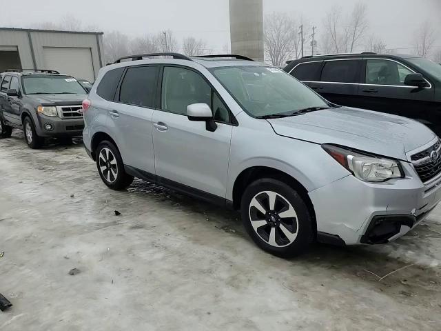 2017 Subaru Forester - Image 14