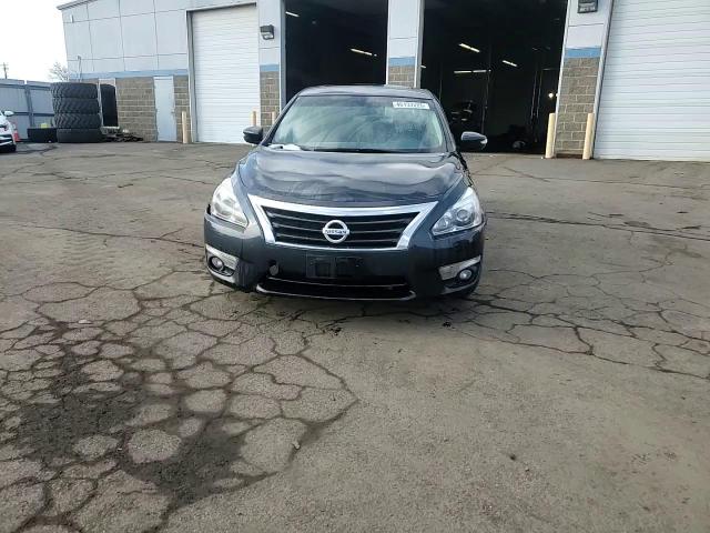 2013 Nissan Altima - Image 13