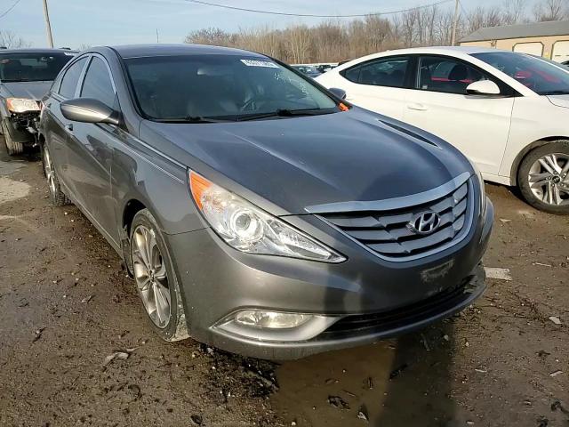 2013 Hyundai Sonata - Image 13