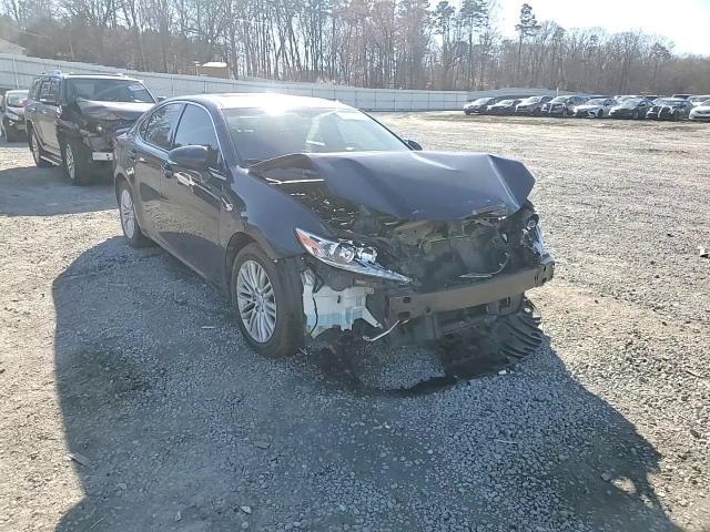 2016 Lexus ES - Image 11