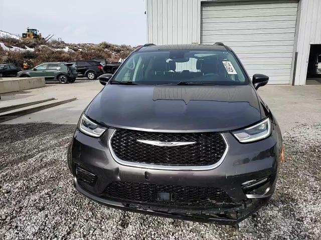 2022 Chrysler Pacifica - Image 11