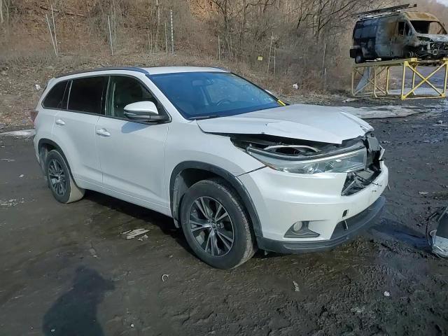 2016 Toyota Highlander - Image 14