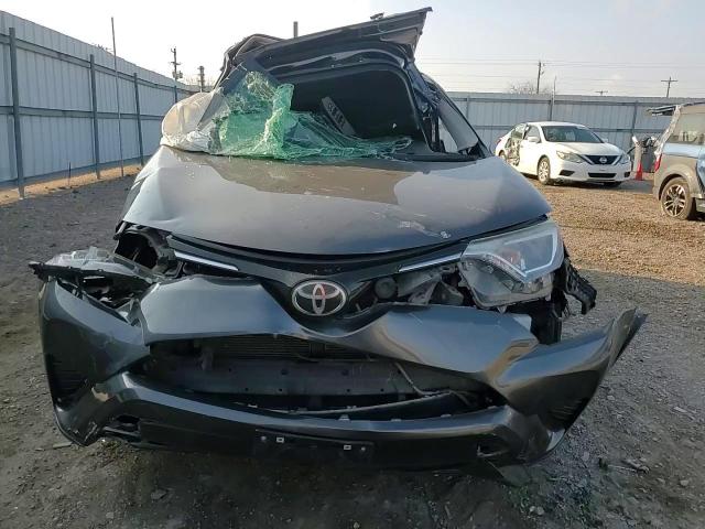 2017 Toyota RAV 4 - Image 11