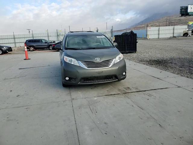 2012 Toyota Sienna - Image 12