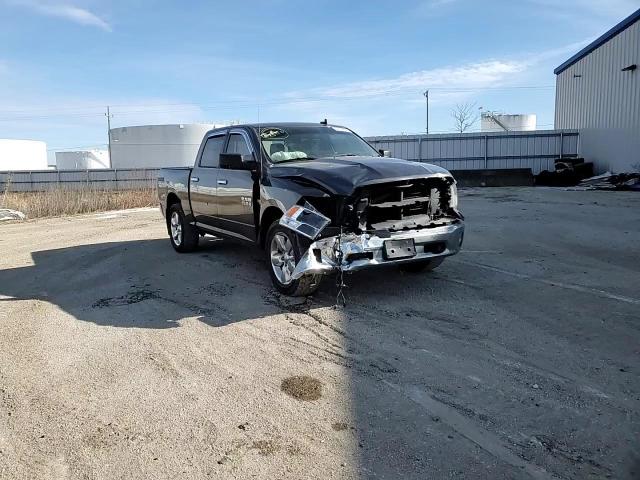2015 RAM 1500 - Image 10