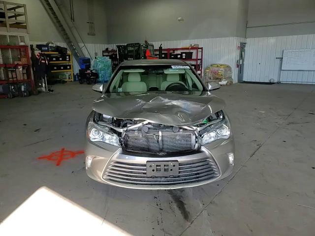 2016 Toyota Camry - Image 11