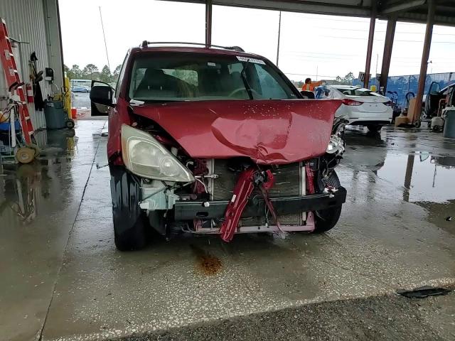 2005 Toyota Sienna - Image 12
