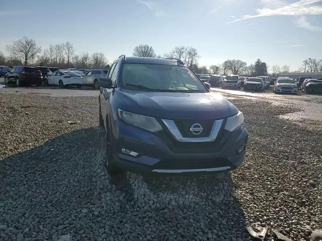 2017 Nissan Rogue - Image 12