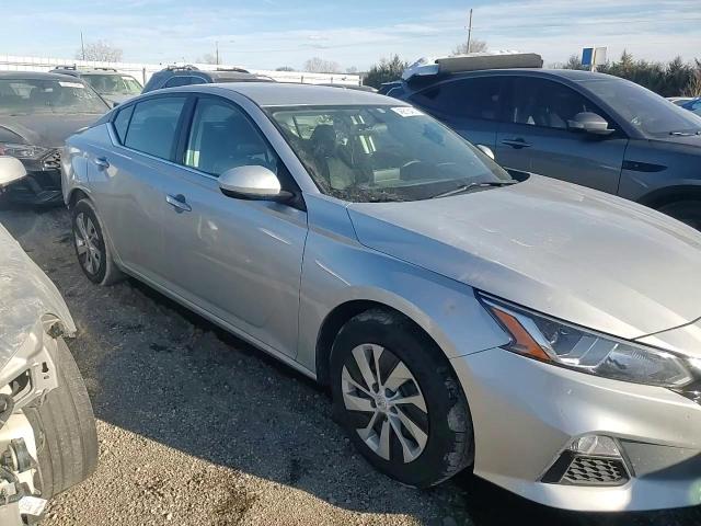 2020 Nissan Altima - Image 11