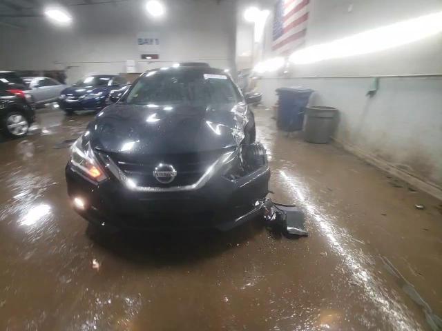 2017 Nissan Altima - Image 14