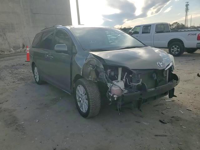 2011 Toyota Sienna - Image 11