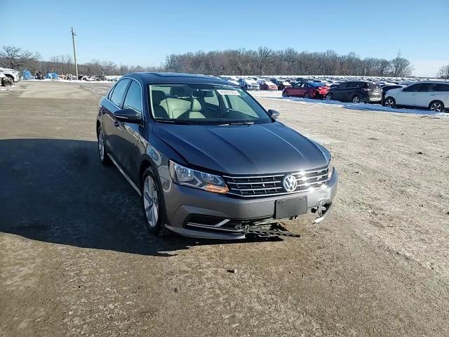 2018 Volkswagen Passat - Image 13