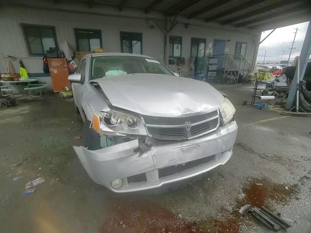 2010 Dodge Avenger - Image 11