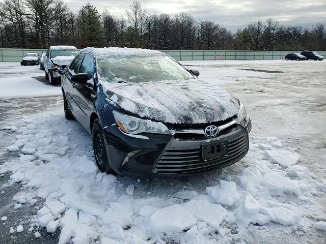 2016 Toyota Camry - Image 10