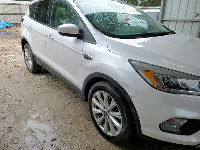 2019 Ford Escape - Image 12