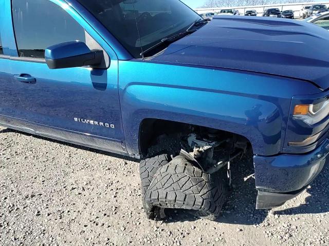 2017 Chevrolet Silverado - Image 11