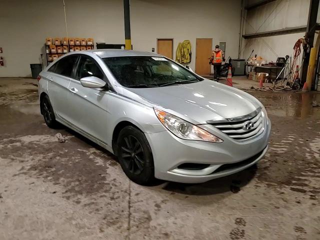 2013 Hyundai Sonata - Image 13