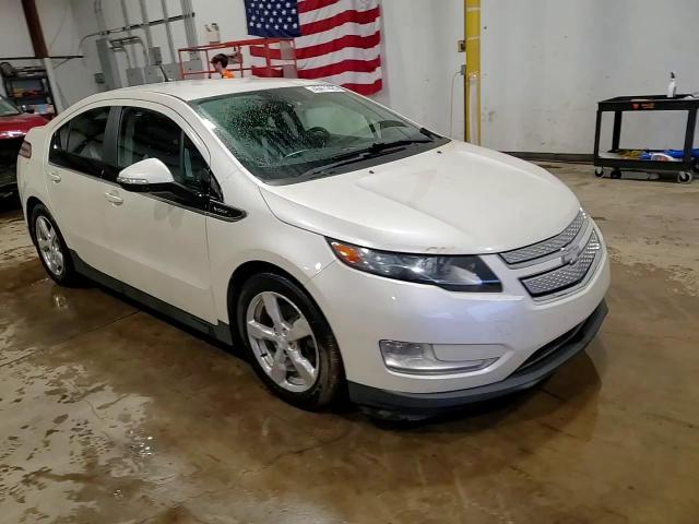 2013 Chevrolet Volt - Image 13