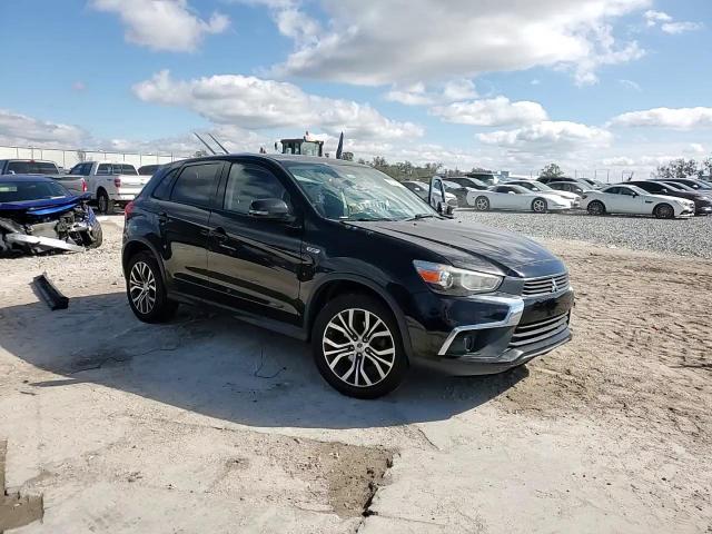 2016 Mitsubishi Outlander - Image 11