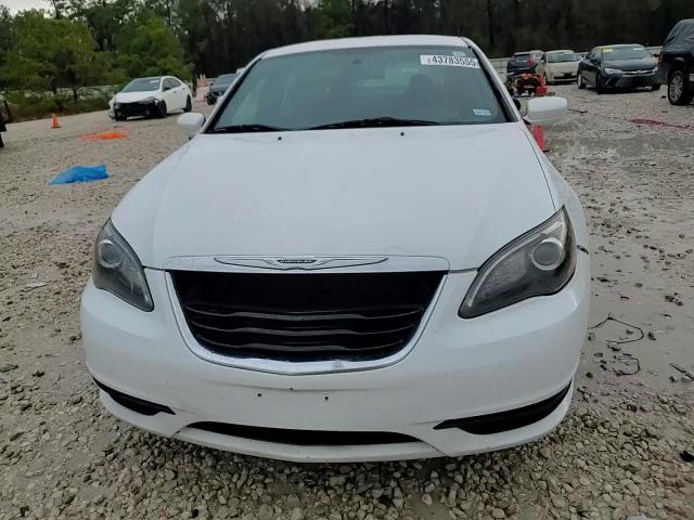 2013 Chrysler 200 - Image 14