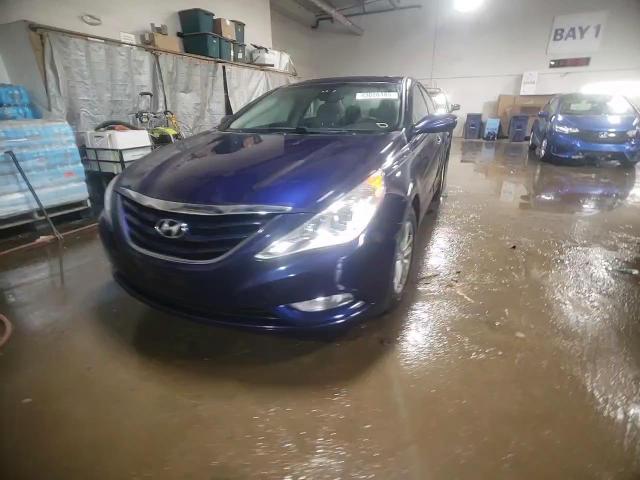 2013 Hyundai Sonata - Image 13