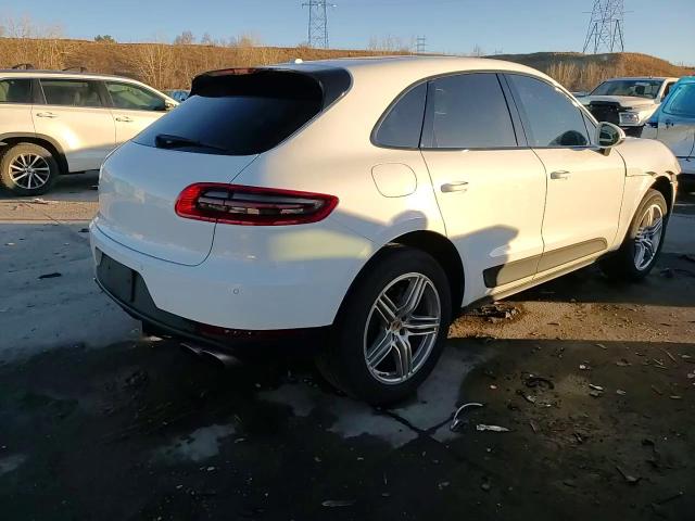 2016 Porsche Macan - Image 14