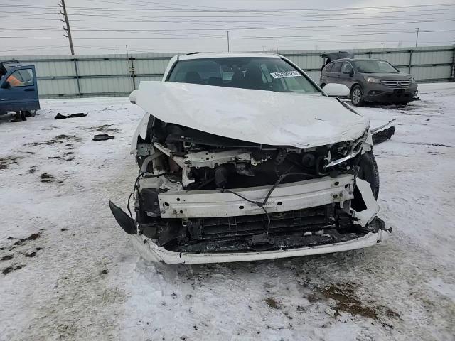 2019 Toyota Camry - Image 11