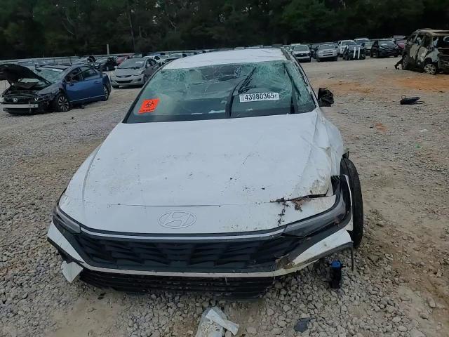 2024 Hyundai Elantra - Image 10