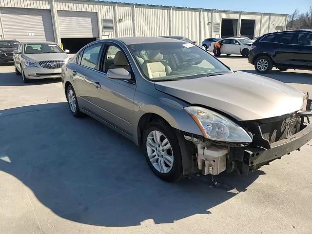 2012 Nissan Altima - Image 10