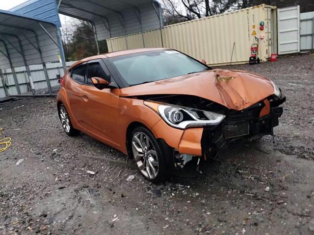 2015 Hyundai Veloster - Image 10