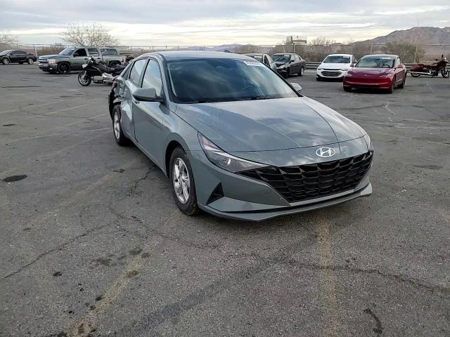 2022 Hyundai Elantra - Image 11