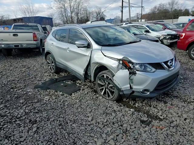2017 Nissan Rogue - Image 12