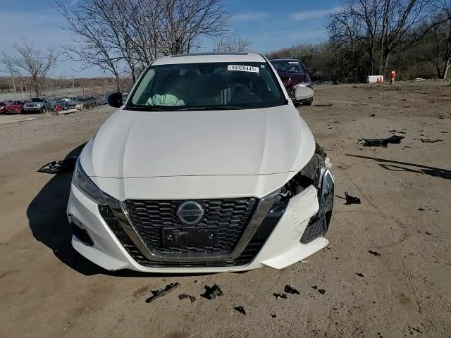 2021 Nissan Altima - Image 10