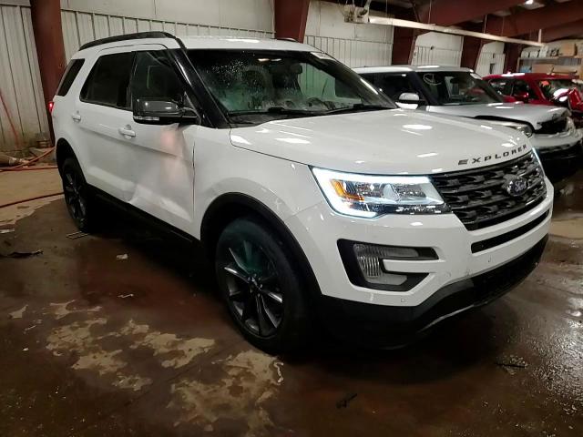 2017 Ford Explorer - Image 12