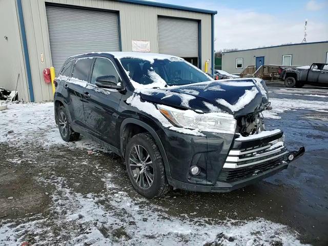 2019 Toyota Highlander - Image 11