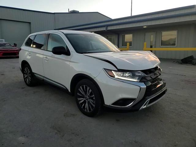 2019 Mitsubishi Outlander - Image 12