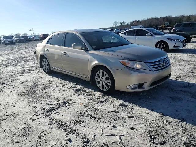 2011 Toyota Avalon - Image 11