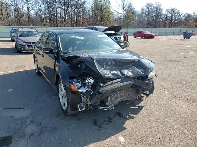 2014 Volkswagen Passat - Image 11