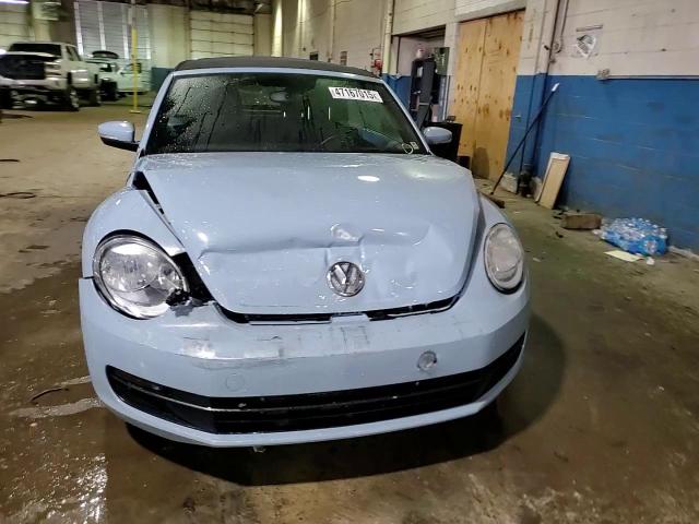 2013 Volkswagen Beetle - Image 13
